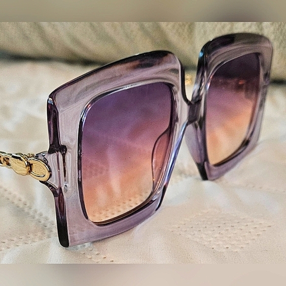 🌟NWOT Oversized Vintage  Square Shaped  Sunglasses- Gradient Gray To Pink 🌟 - Picture 6 of 8
